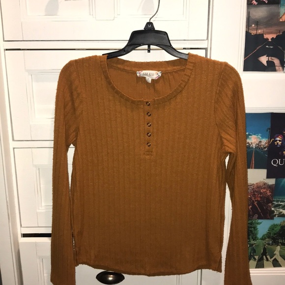 knit burnt orange long sleeve with buttons - Picture 3 of 4